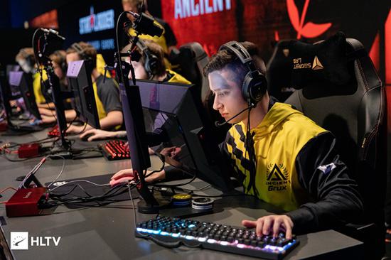 中国战队AG.AL夺得英雄联盟电竞世界杯亚军